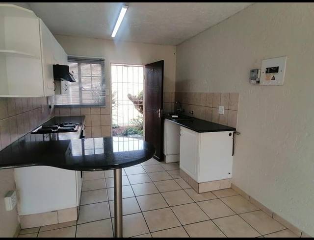 2 BEDROOM PROPERTY TO RENT IN KENLEAF